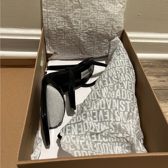 Steve Madden Grade Heeled Sandal - Picture 10 of 10